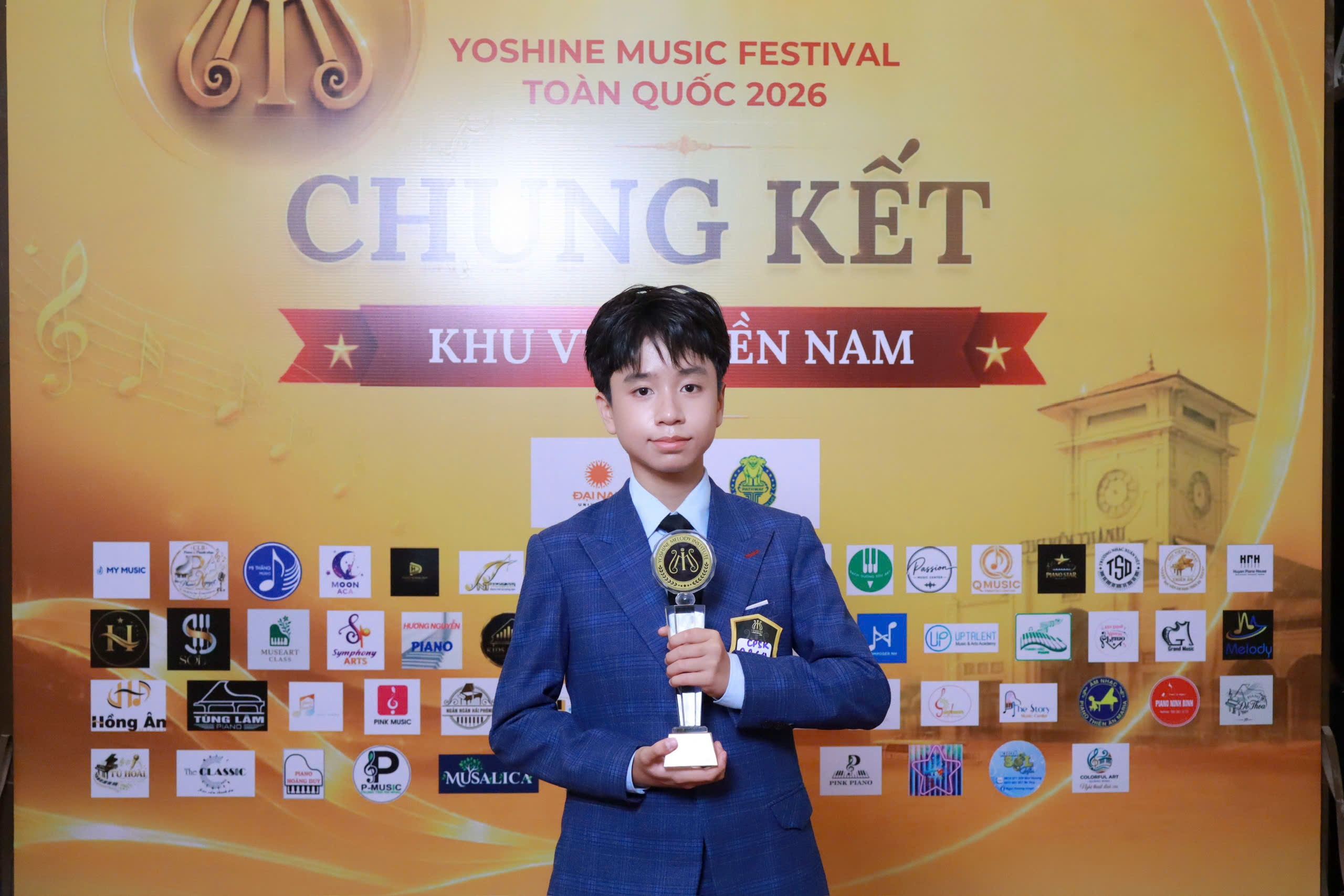Nguyễn Thái An nhận Cúp Giải Xuất sắc Khu vực tại Yoshine Music Festival 2026