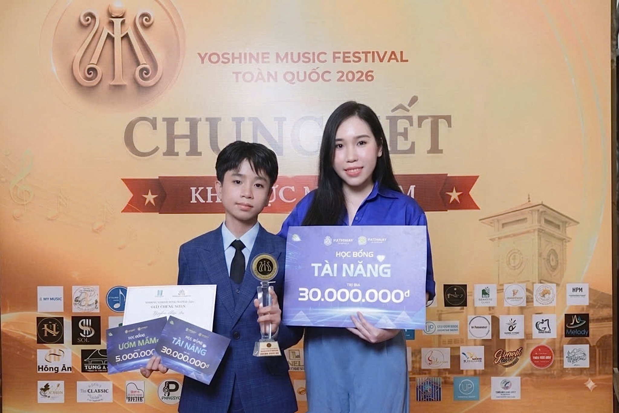 Nguyễn Thái An nhận học bổng tài năng sau cuộc thi